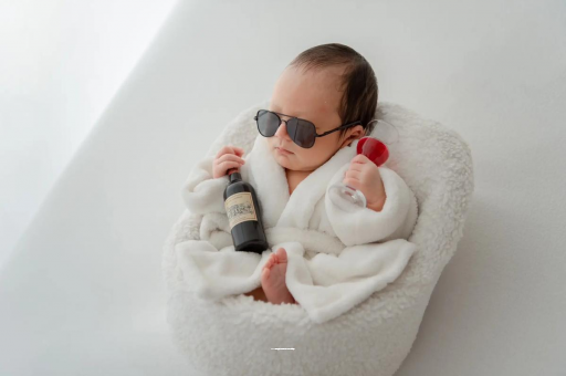 吉安宝宝嘴唇上翘